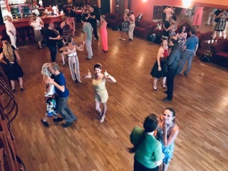 Tango Rojo Schule