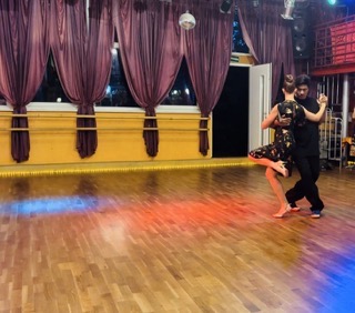 Tango Rojo Schule