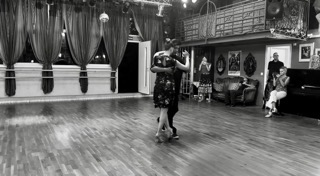 Tango Rojo Schule