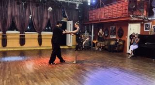 Tango Rojo Schule