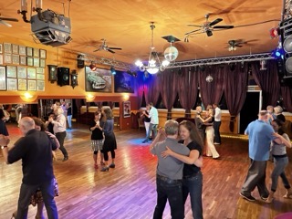Tango Rojo Schule