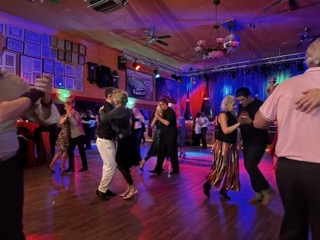 Tango Rojo Schule
